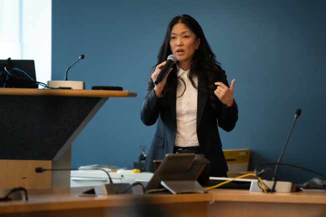 Dr Linda Uyeda presents on the neuroscience of trauma.